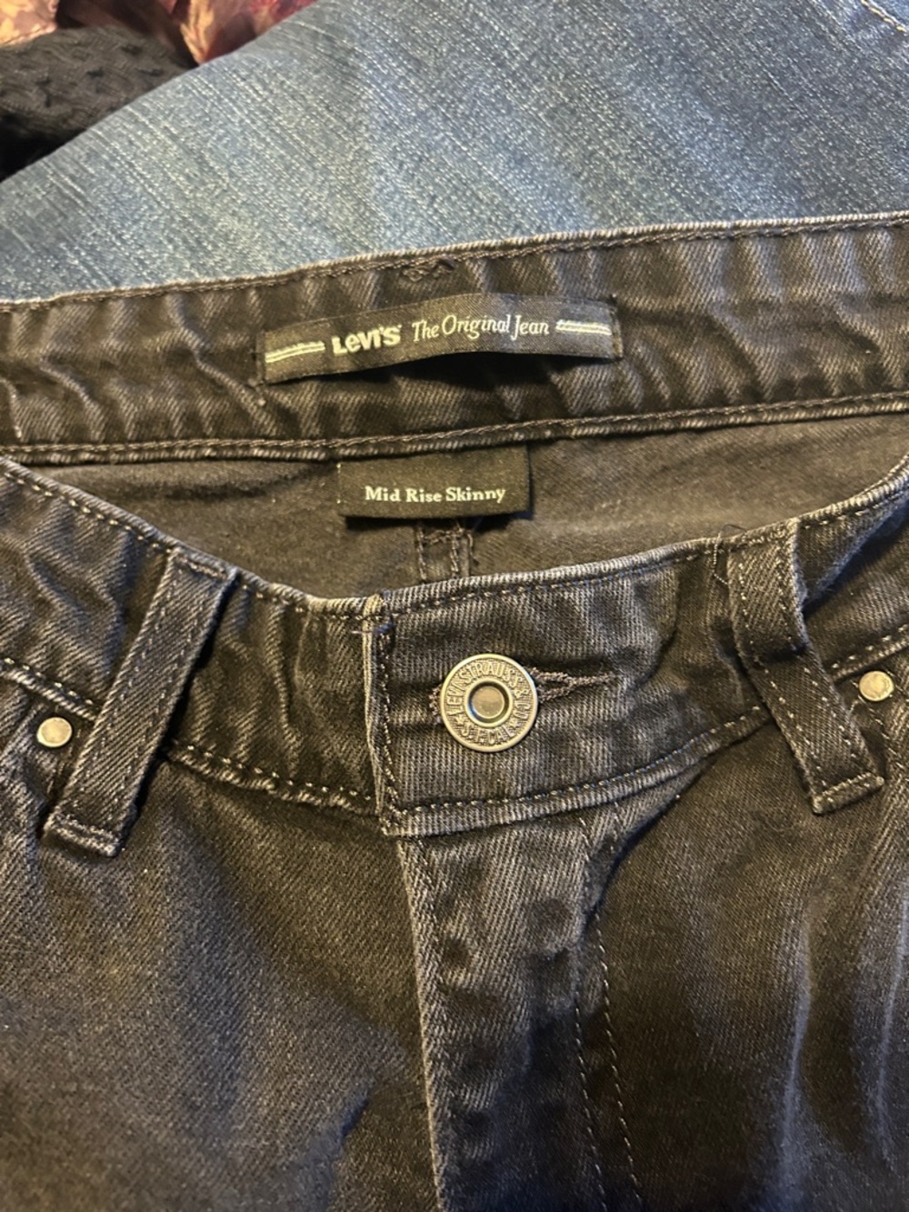 Levi's Mid Rise Skinny Jeans - Black